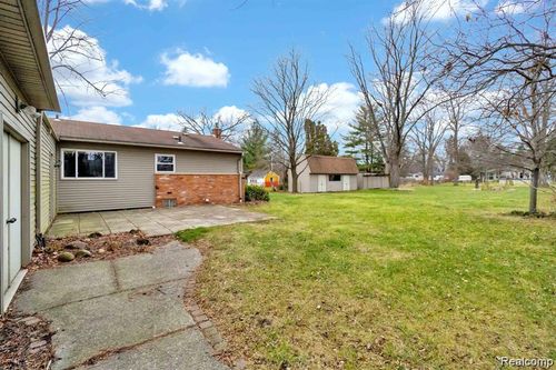 1311 Ottawa Dr, Royal Oak, MI, 48073-4725 | Card Image