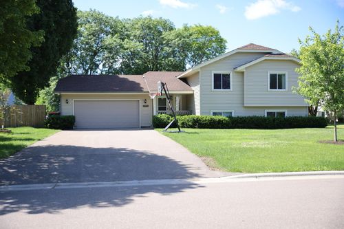 3930 99th Ave Ne, Circle Pines, MN, 55014-2521 | Card Image