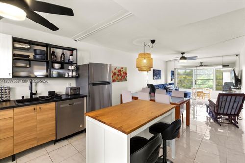 307-2901 Nw 46th Ave, Lauderdale Lakes, FL, 33313-1931 | Card Image