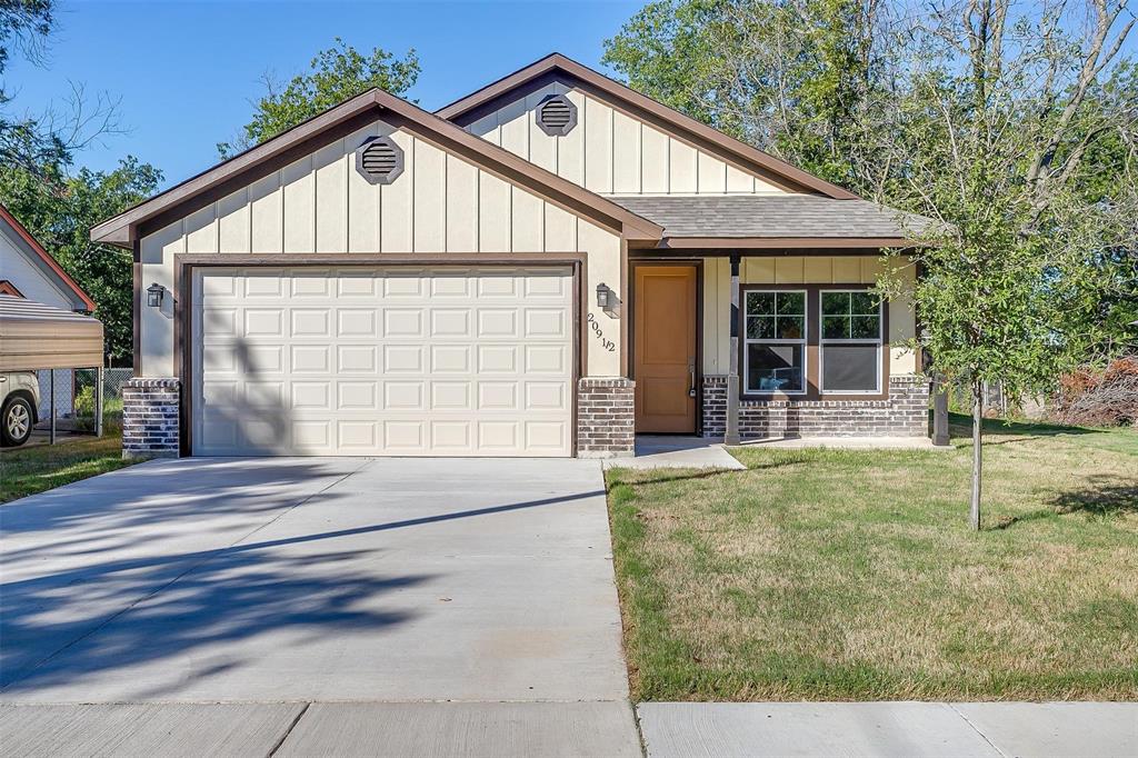 Erie St, Cleburne, TX 76031