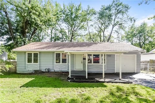 705 W Marcia Ave, Independence, MO, 64050-1236 | Card Image