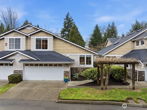 apt-9-120 Newport Way Nw, Issaquah, WA, 98027-3174 | Card Image