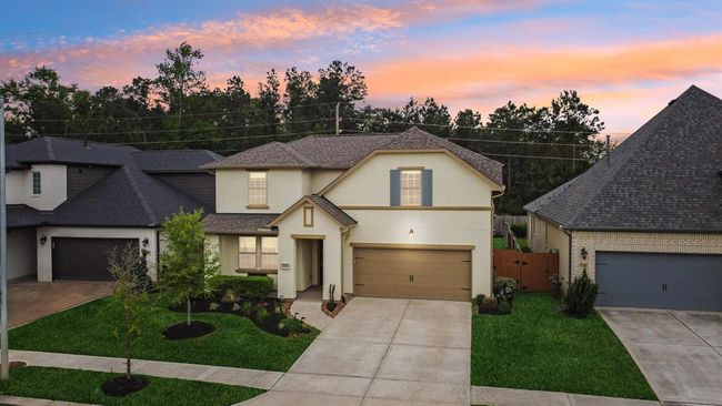 Gorgeous stucco home with front porch and no back neighbors | Image 5