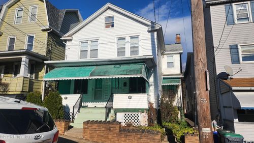 549 Carson St, Hazleton, PA, 18201-5207 | Card Image