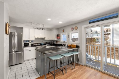 25-25 Perry St, Somerville, MA, 02143-3818 | Card Image
