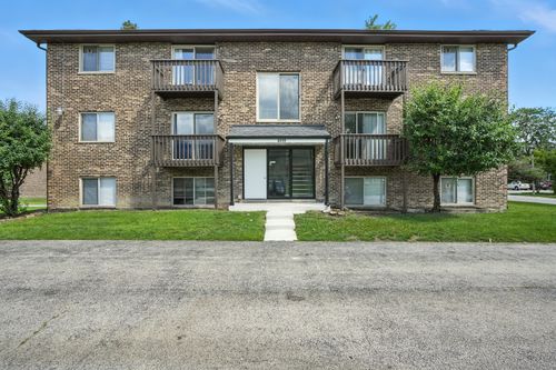 apt-b-8310 Woodland Dr, Darien, IL, 60561-5260 | Card Image