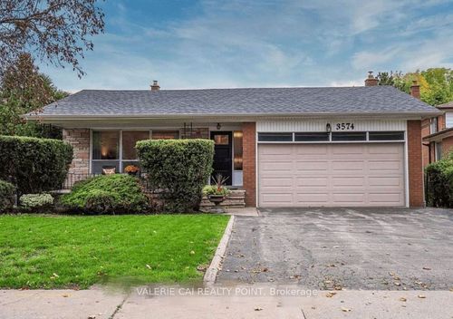 3574 Golden Orchard Dr, Mississauga, ON, L4Y3H8 | Card Image