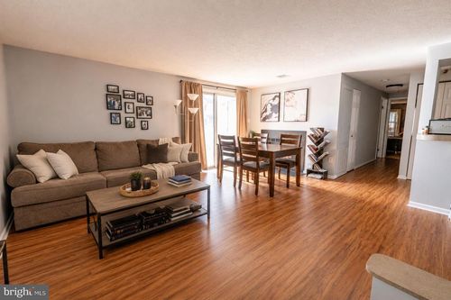 e-800 Stratford Way, FREDERICK, MD, 21701-9178 | Card Image