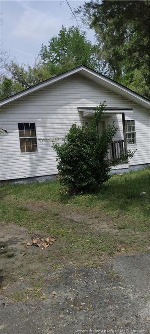 702 Weiss Ave, Fayetteville, NC, 28305-5620 | Card Image