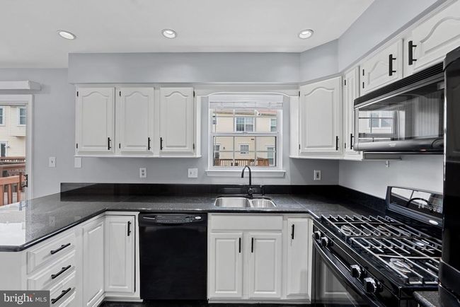 6804 Signature Cir, Townhouse with 3 bedrooms, 4 bathrooms and null parking in ALEXANDRIA VA | Image 10