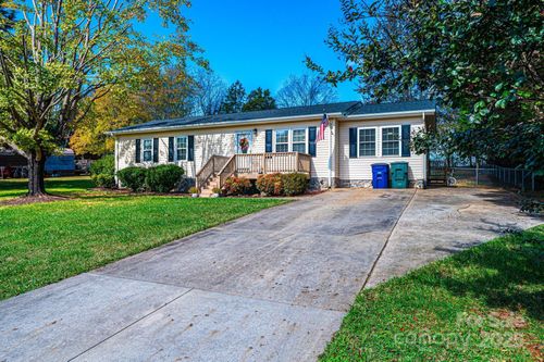 3567 Smithfield Dr Nw, Conover, NC, 28613-9782 | Card Image