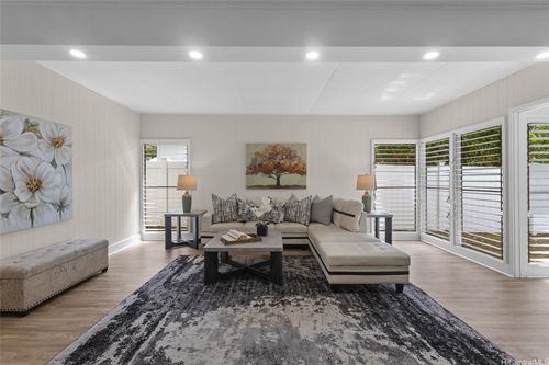 5249 Apo Dr, Honolulu, HI, 96821-1827 | Card Image