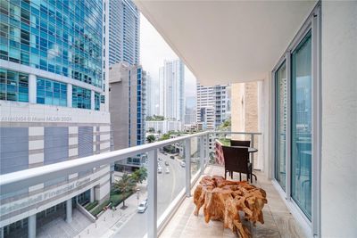 801 - 1155 Brickell Bay Dr, Condo with 2 bedrooms, 2 bathrooms and null parking in Miami FL | Image 3