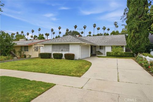 14951 Gilmore St, Van Nuys, CA, 91411-1423 | Card Image