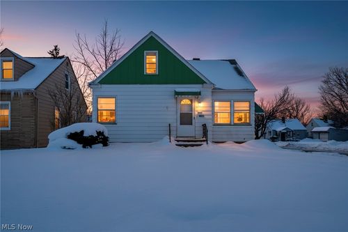 21202 Gardenview Dr, Maple Heights, OH, 44137-2430 | Card Image