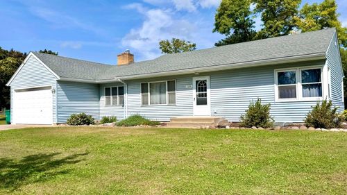 124 N Park Ln, Le Sueur, MN, 56058-1713 | Card Image