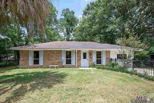 219 Hazelnut St, Denham Springs, LA, 70726-4355 | Card Image