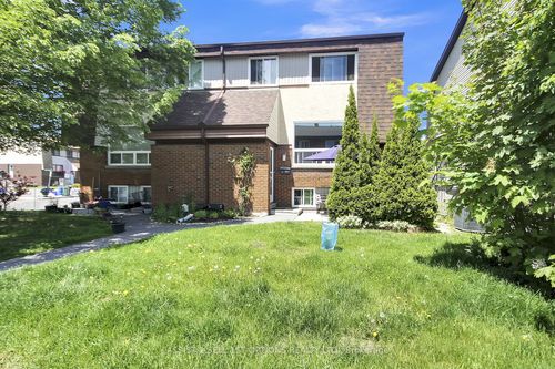 b-32 Woodvale Gn Crescent, South of Baseline to Knoxdale, ON, K2G4H4 | Card Image