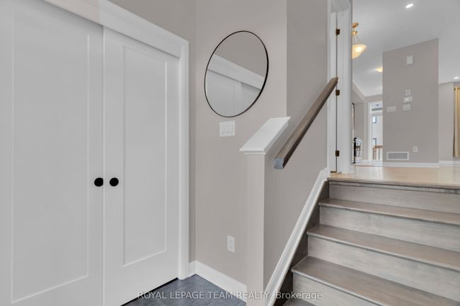 736 Cashmere Terr, House attached with 3 bedrooms, 4 bathrooms and 1 parking in Ottawa ON | Image 8