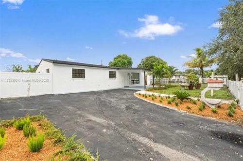 620 N 64th Ave, Hollywood, FL, 33024 | Card Image