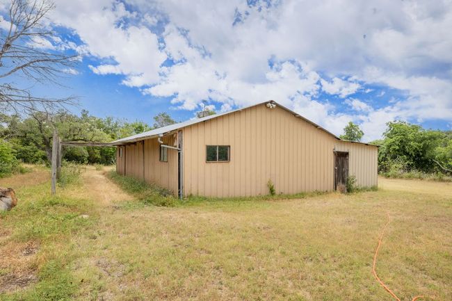 View of side of horse barn | Image 33