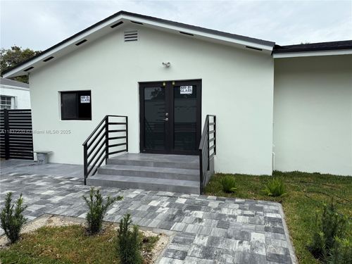 0-1045 Nw 58th Ter, Miami, FL, 33127-1329 | Card Image