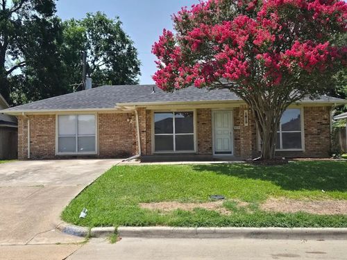 1613 S Bent Tree Trl, Grand Prairie, TX, 75052-1603 | Card Image