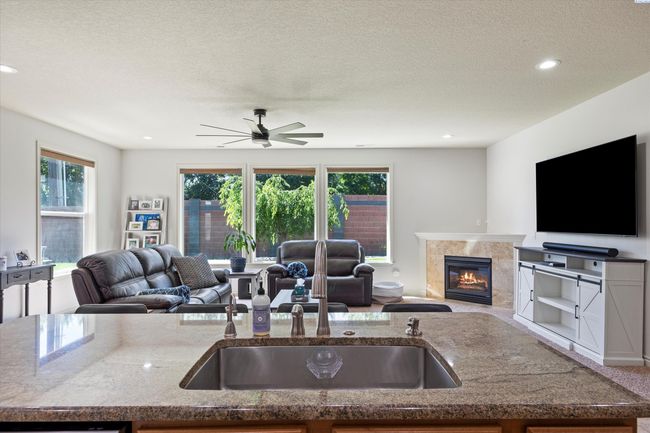 586 Lodi Loop, Home with 4 bedrooms, 3 bathrooms and null parking in Richland WA | Image 18
