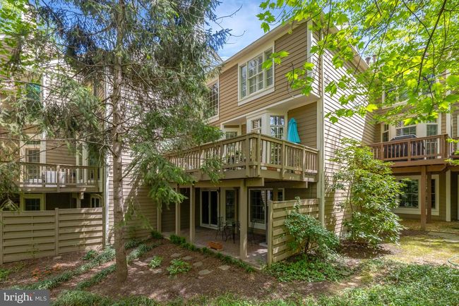 11431 Hollow Timber Way, Townhouse with 3 bedrooms, 4 bathrooms and null parking in Reston VA | Image 52