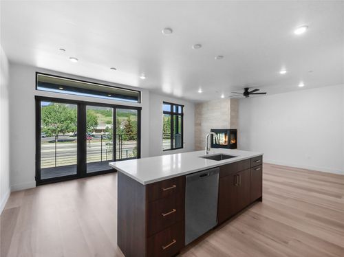 a25-740 Blue River Pkwy, SILVERTHORNE, CO, 80498-5339 | Card Image