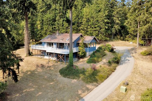 685 Chuckanut Dr N, Bellingham, WA, 98229-6920 | Card Image