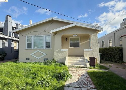 2562 67th Ave, Oakland, CA, 94605-2332 | Card Image