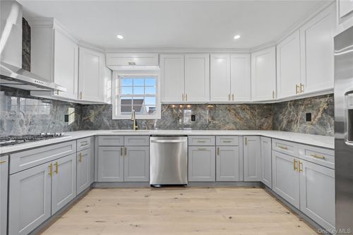 119 Grant Blvd, North Bellmore, NY, 11710-2304 | Card Image