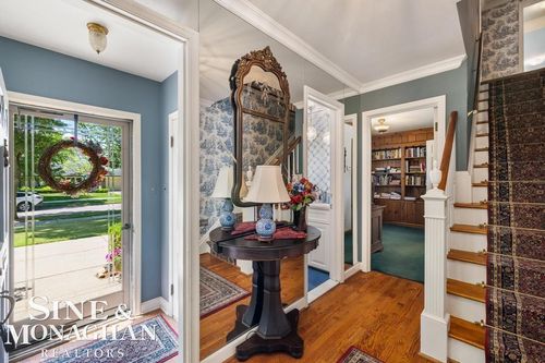 28 Hampton Rd, Grosse Pointe Shores, MI, 48236-1317 | Card Image