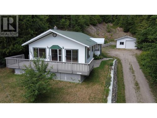 8917 Meadow St, Balfour, BC, V0G1C0 | Card Image