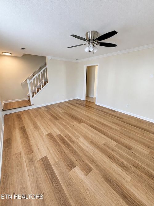 4753 Scepter Way, Knoxville, TN, 37912-4274 | Card Image