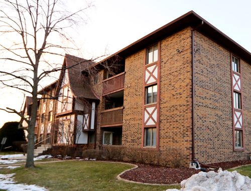 apt-102-10400 Circle Dr, Oak Lawn, IL, 60453-4494 | Card Image