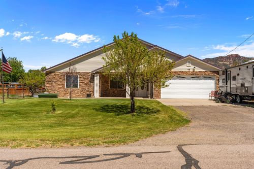 45 S 300 W, Parowan, UT, 84761 | Card Image