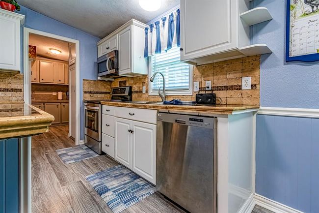 142 Hounds Chase Dr, House other with 3 bedrooms, 2 bathrooms and 2 parking in Trinity TX | Image 9