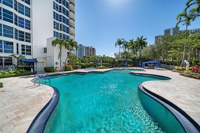 APT-1702 - 3500 Mystic Pointe Dr, Condo with 2 bedrooms, 2 bathrooms and null parking in Aventura FL | Image 18