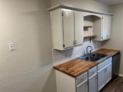 7111 Nw 16th St, Bethany, OK, 73008-5746 | Card Image