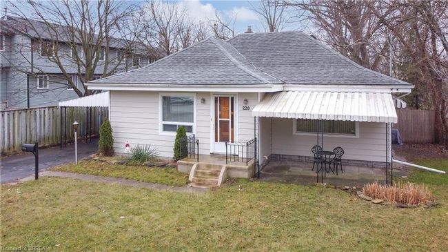 226 Charing Cross St, House other with 3 bedrooms, 1 bathrooms and 5 parking in Brantford ON | Image 40