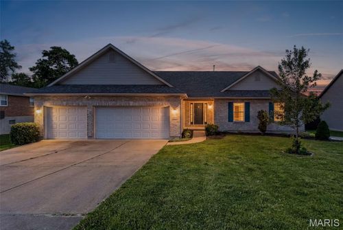 1676 W Highview Dr, Arnold, MO, 63010-1816 | Card Image