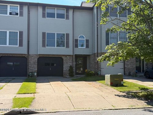 37 Flood Dr, Wilkes-Barre, PA, 18705-3752 | Card Image