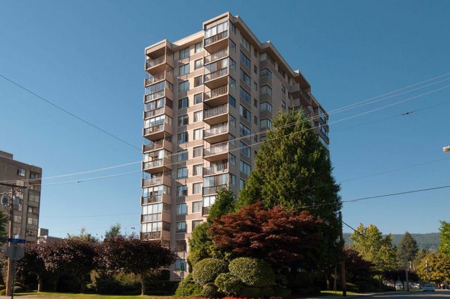 1003 - 555 13 Th Street, Condo with 0 bedrooms, 1 bathrooms and 1 parking in West Vancouver BC | Image 2