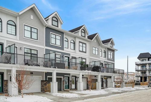 233 Les Jardins Pk Se, Calgary, AB, T2C5V3 | Card Image