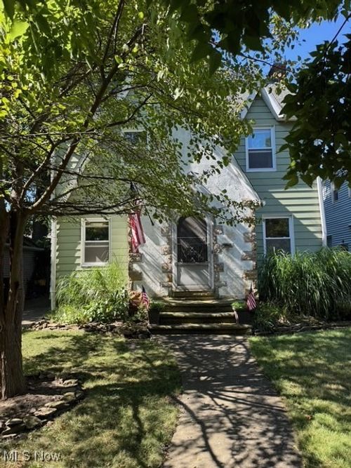 174 E 208th St, Euclid, OH, 44123-1016 | Card Image
