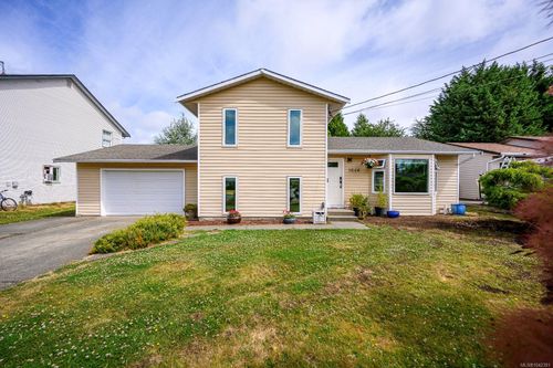 1646 Maquinna Ave, Comox, BC, V9M3L1 | Card Image