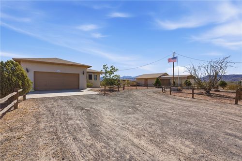 2859 W Malibu Rd, Golden Valley, AZ, 86413-8817 | Card Image