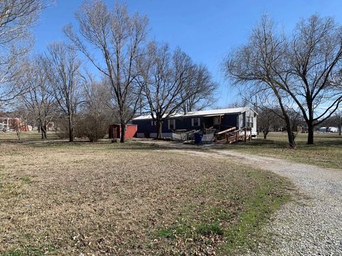 216 S Walnut St, Dexter, KS, 67038-9243 | Card Image